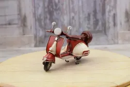 metalowy-czerwony-skuter-model-kolekcjonerski-zabawka-vintage-motor