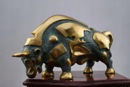 nowoczesny-byk-abstrakcja-bull-figura-z-brazu