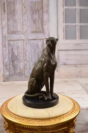 puma-lampart-tygrys-figura-z-brazu