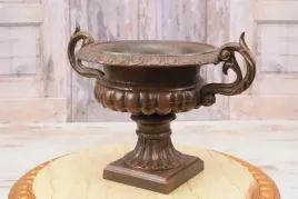 zeliwna-donica-doniczka-na-kwiaty-zeliwo-brazowa