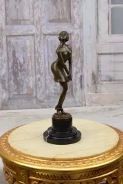 p-collinet-pozujaca-dama-kobieta-art-deco-figura-z-brazu-rzezba