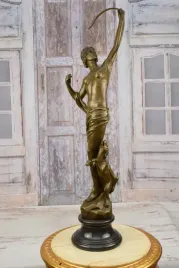 pierre-le-faguays-diana-z-lukiem-i-psem-mysliwska-figura-rzezba-z-brazu