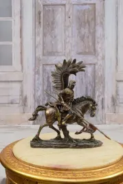 husarz-na-koniu-figurka-patriotyczna-husaria-polska-rzezba-prezent