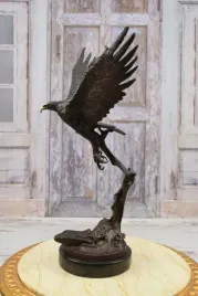 orzel-w-locie-myszolow-mysliwska-figura-z-brazu-rzezba-sygnowana