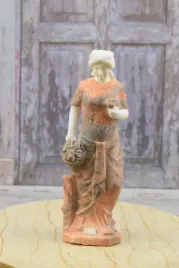 marmurowa-figura-kobieta-z-koszem-kwiatow-mitologia-grecka-unikat