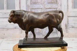 duzy-masywny-byk-bitewny-corrida-korrida-toro-bravo-figura-z-brazu