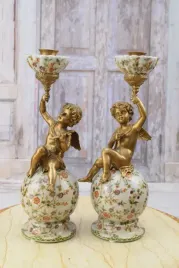 2-swieczniki-porcelana-braz-sygnowane-francuskie-amory-anioly