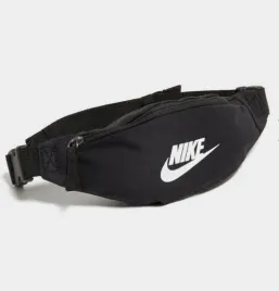 saszetka-nike-poliestrowa-czarna-z-bialym-logo-regulowany-pasek-db0488010