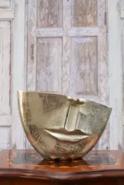 aluminiowy-wazon-twarz-wazon-w-ksztalcie-buzi-unikat