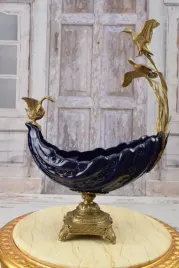 porcelanowa-kobaltowa-patera-labedz-i-kaczka-figura-z-brazu-prezent