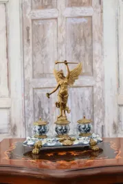 niebieski-porcelanowy-kalamarz-victoria-porcelana-braz-figura