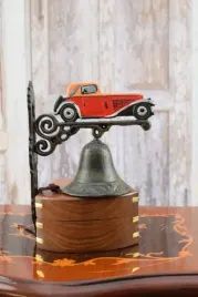 zeliwny-dzwonek-dzwon-do-domu-ogrodu-autko-auto