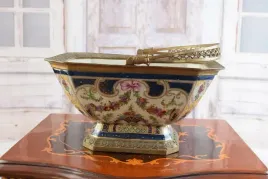 porcelanowa-patera-kosz-kwiaty-sygn-braz
