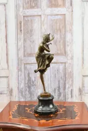 demetre-chiparus-con-brio-figura-z-brazu