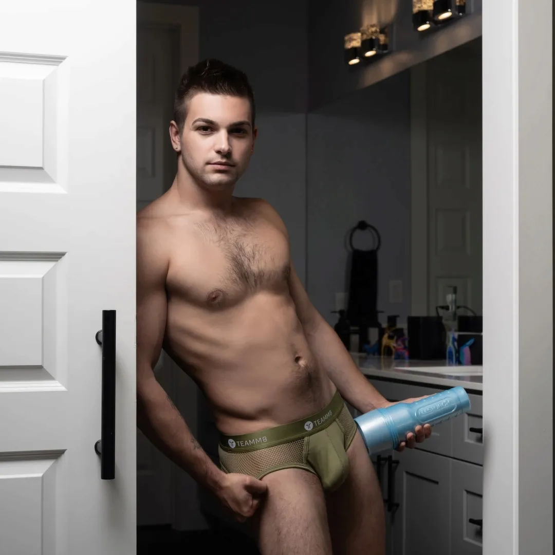 fleshjack-boys-johnny-rapid-man-cave-stan-nowy