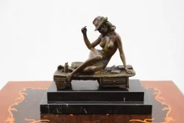 akt-kobiety-w-kapeluszu-art-deco-figura-z-brazu