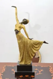 demetre-chiparus-tancerka-w-sukni-figura-z-brazu