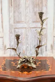 swiecznik-secesja-motyw-roslinny-figura-z-brazu