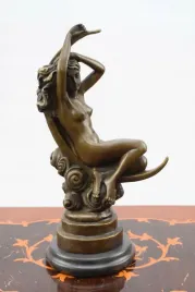 akt-niewiasty-na-ksiezycu-rzezba-figura-z-brazu