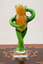 szklo-murano-style-stojaca-zaba-zabka-figura