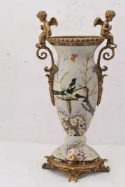 porcelanowy-wazon-anioly-okuty-brazem-secesja