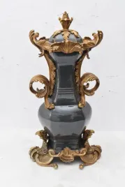 czarna-waza-amfora-puchar-porcelana-braz