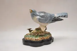 niebieski-ptak-figura-z-porcelany-okuty-brazem