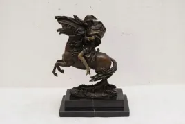 napoleon-bonaparte-na-koniu-figura-z-brazu-grawer