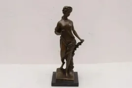mityczna-kobieta-akt-nimfa-figura-z-brazu