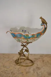 porcelanowa-patera-z-ptakiem-braz-owocnik