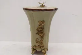 muzealna-zielona-waza-wazon-wazka-kwiaty-porcelana