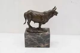 rzezba-z-brazu-hiszpanski-byk-prezent-figura-bull