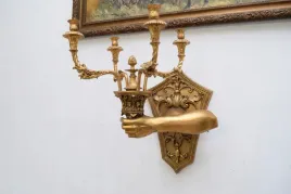 kinkiet-swiecznik-dlon-reka-zloty-4-ramienny