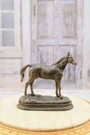 zeliwny-kon-figura-rzezba-konik-prezent