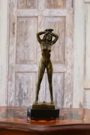 niewolnica-akt-naloznica-figura-z-brazu-braz