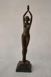 zmyslowa-kobieta-akt-figura-z-brazu