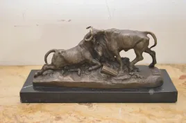 potyczka-bykow-byk-byki-figura-z-brazu