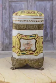 szkatula-porcelanowa-biala-ryby-prezent