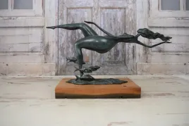 nowoczesna-rzezba-akt-lezaca-lgarska-kobieta-abstrakcja-figura-z-brazu