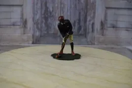 golfista-mezczyzna-grajacy-w-golfa-figura-z-brazu-prezent
