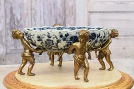 porcelanowa-patera-okuta-brazem-amory-anioly