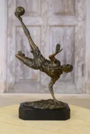 pilkarz-z-brazu-pilka-nozna-sport-figura-figurka-z-brazu-prezent