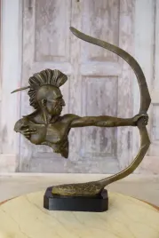 indianin-z-lukiem-apacz-western-strzaly-figura-z-brazu