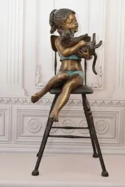 dziewczynka-na-krzesle-z-kotem-ogrodowa-figura-rzezba-z-brazu-dekoracja