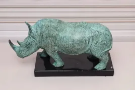 nosorozec-afryka-figura-rzezba-z-brazu-dekoracja