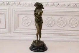akt-kobiety-modelka-z-recznikiem-figura-rzezba-z-brazu