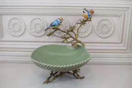 zielona-porcelanowa-patera-ptaki-na-galezi-porcelana-braz-ozdoba