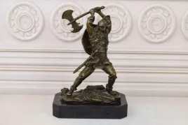wojownik-z-toporem-wiking-figura-rzezba-z-brazu-dekoracja