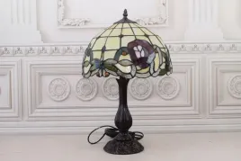 lampa-witrazowa-styl-tiffany-witraz-wazki-kwiaty-kolorowa-lampka