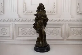 kobieta-w-sukience-z-golebiem-ptak-figura-rzezba-z-brazu-akt-prezent